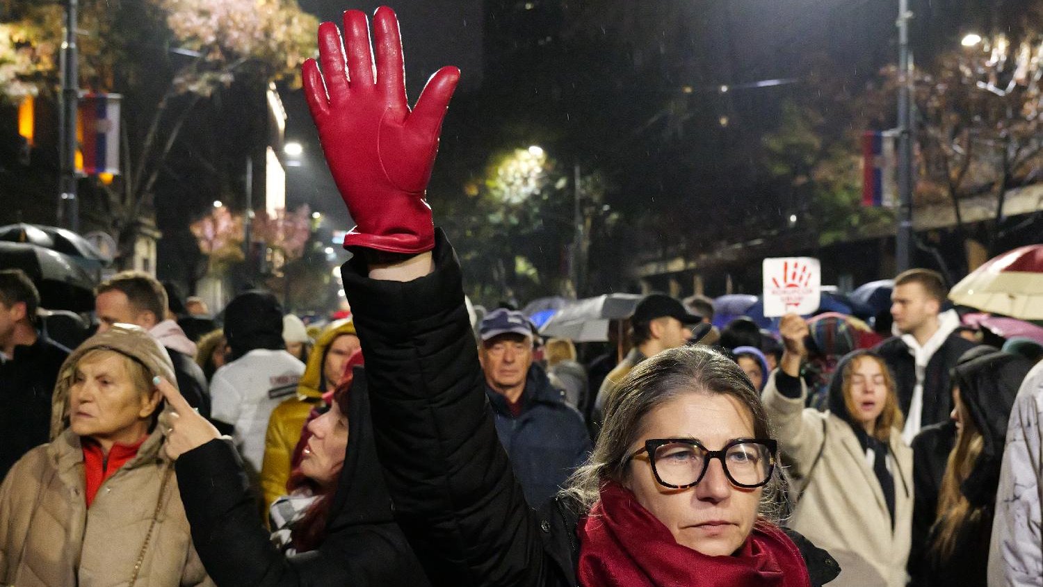 Kako je izgledao protest opozicije u Beogradu zbog tragedije u Novom Sadu u slikama (FOTO) 3