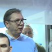 Aleksandar Vučić stigao u Novi Sad, obratio se svojim pristalicama ispred prostorija SNS 9