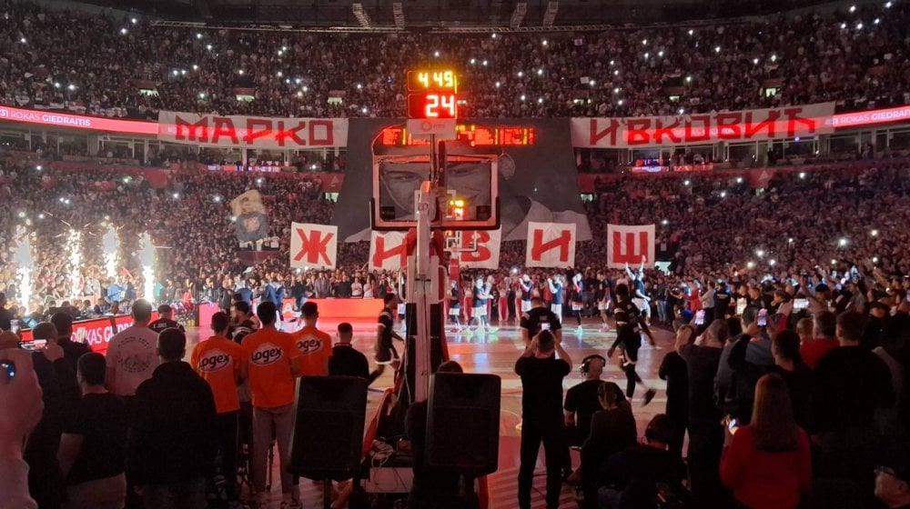 Navijači Crvene zvezde odali počast Marku Ivkoviću, navijaču koji je ubijen pre deset godina u Istanbulu (FOTO) 9