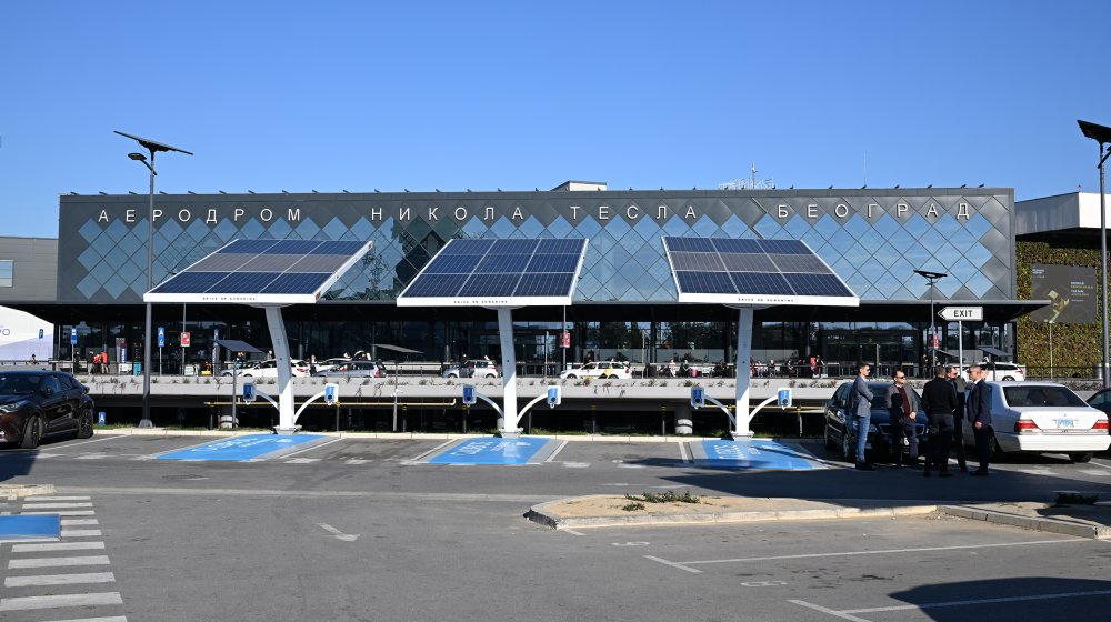 Na beogradskom aerodromu instalirani solarni punjači za električne automobile 10