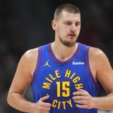 Nikola Jokić se igra košarke: Asistencija iz auta koja se prepričava i druge majstorije za prvi trijumf Denvera kod kuće (VIDEO) 7