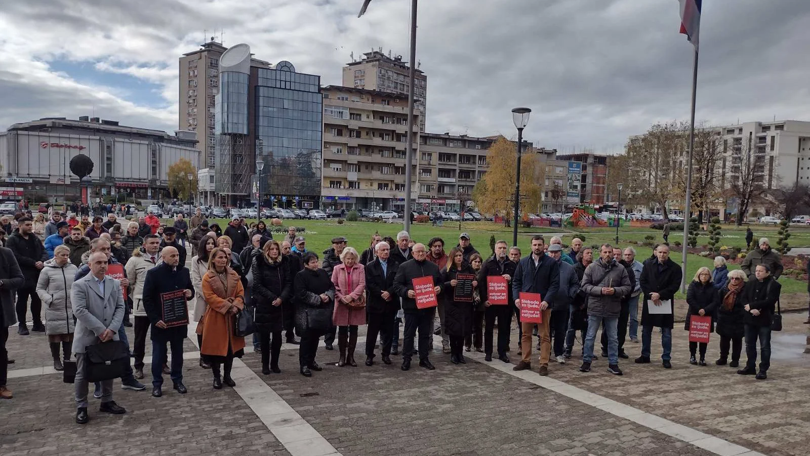 U Kragujevcu mirni protest Zastani Srbijo (FOTO) 2