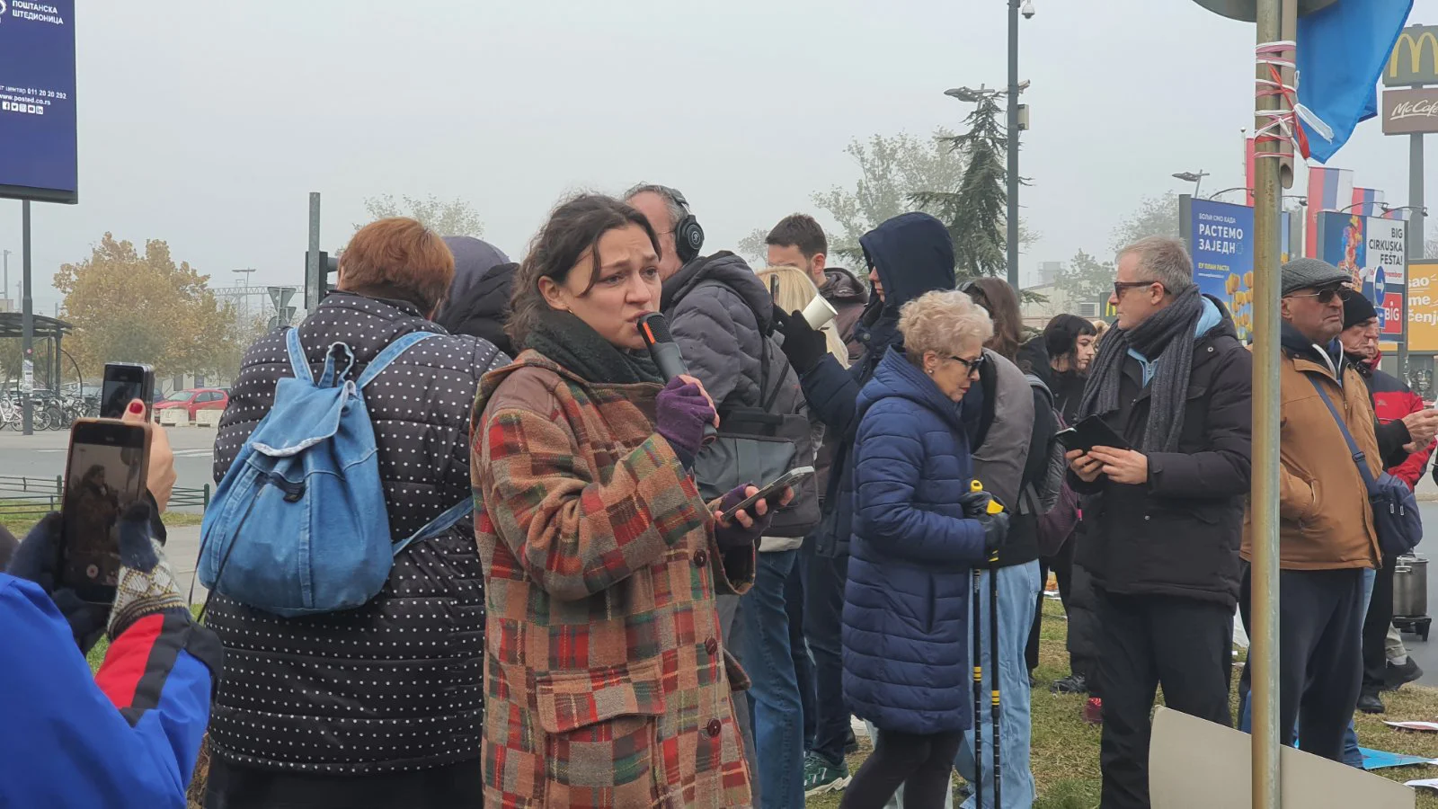 Završen protest u Novom Sadu: Na ivici incidenta zbog "Evromajdana", aktivisti poručili da nastavljaju akcije (FOTO, VIDEO) 8