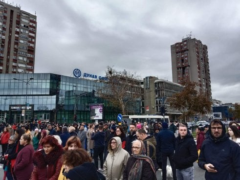 Protest Zastani Srbijo održan u Novom Sadu mirno, ali uz provokacije (FOTO/VIDEO) 5