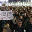 Završen protest u Novom Sadu: Nasilje, razbijanje Gradske skupštine, Vučić u prostorijama SNS, privedeni Ješić i Pogačar (FOTO, VIDEO) 11