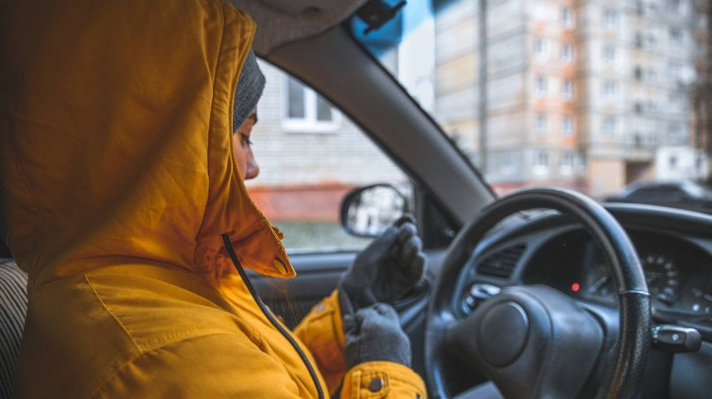 U ovim zemljama zabranjeno je voziti u zimskoj jakni ili kaputu 8