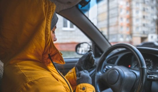 U ovim zemljama zabranjeno je voziti u zimskoj jakni ili kaputu 14