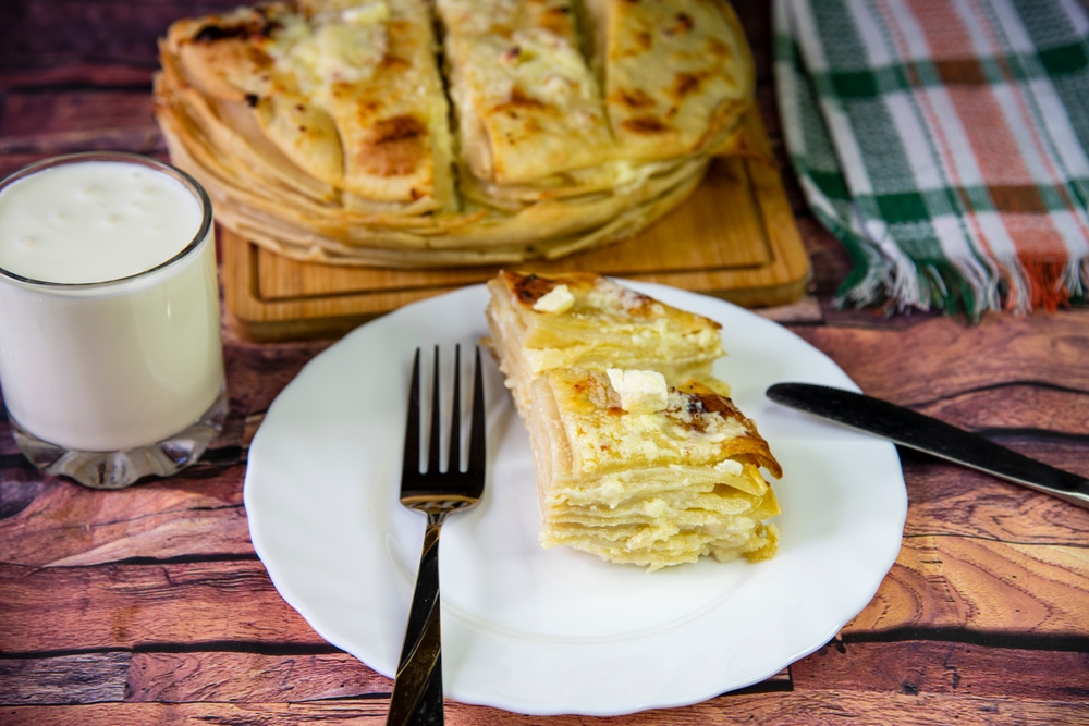 Filija - recept za starinsku „tortu od testa i kajmaka" koja se topi u ustima 1