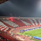 Koreografija navijača Zvezde: Stadion obojen u crveno-belo (Foto) 10