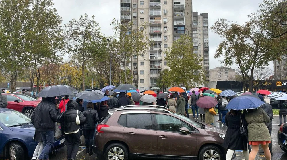 Incident u Bulevaru umetnosti tokom protesta Zastani Srbijo - 15 minuta za 15 života 9