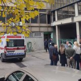 Stanković: Pozvana Hitna pomoć da pruži pomoć Savu Manojlović u policijskoj stanici, tukli su ga na mostu 7