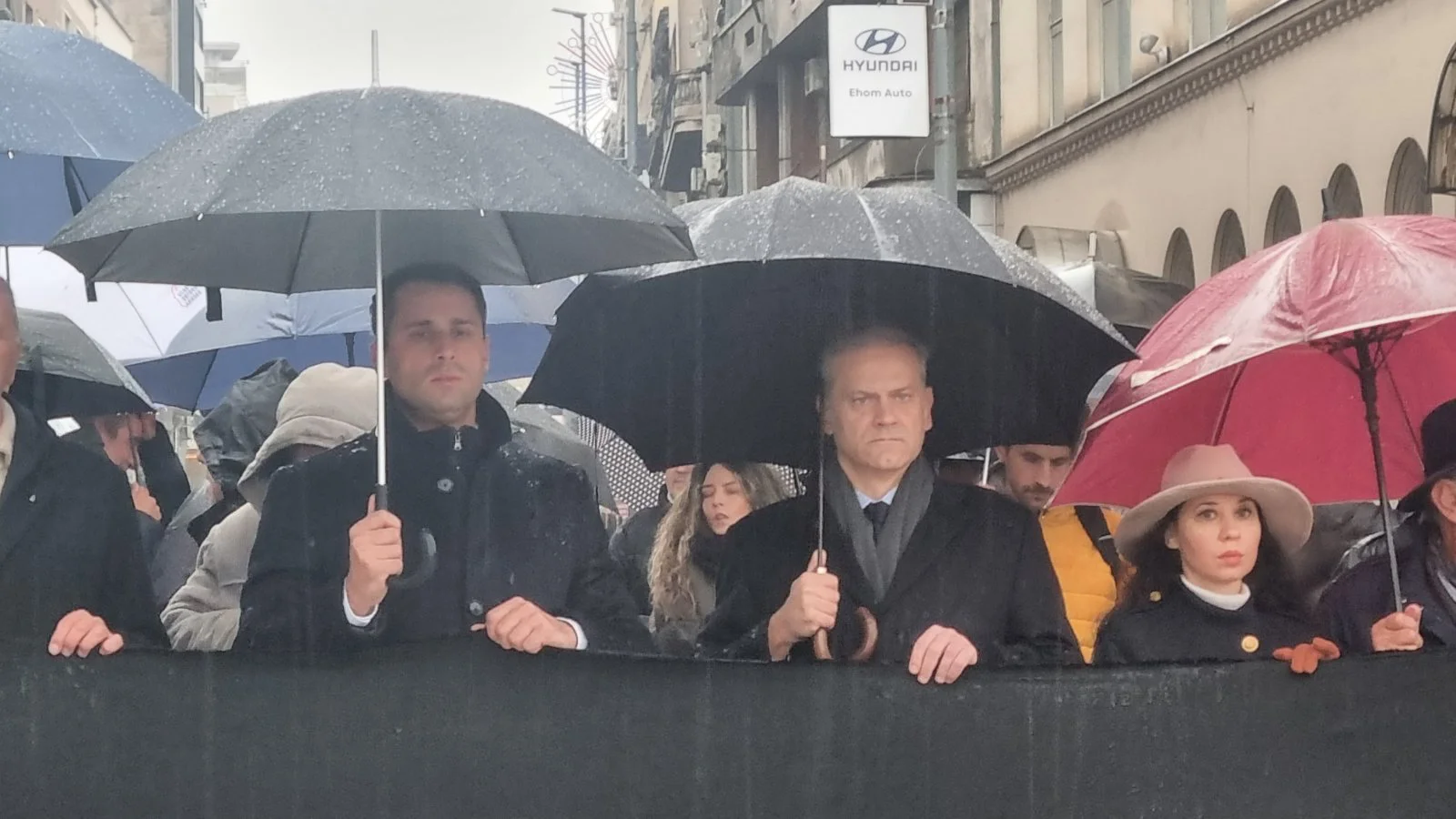 Kako je izgledala protestna blokada na Brankovom mostu "Zastani Srbijo 15 minuta za 15 života" (FOTO/VIDEO) 5