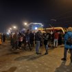 Protest protiv izmeštanja Starog savskog mosta: Građani krenuli u šetnju sa zapaljenim svećama posvećenim poginulim žrtvama u nesreći u Novom Sadu 12