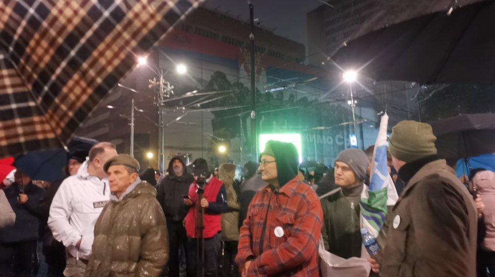 (UŽIVO) Počeo protest opozicije u Beogradu: Traže odgovornost zbog pogibije 14 osoba u Novom Sadu (FOTO/VIDEO) 11