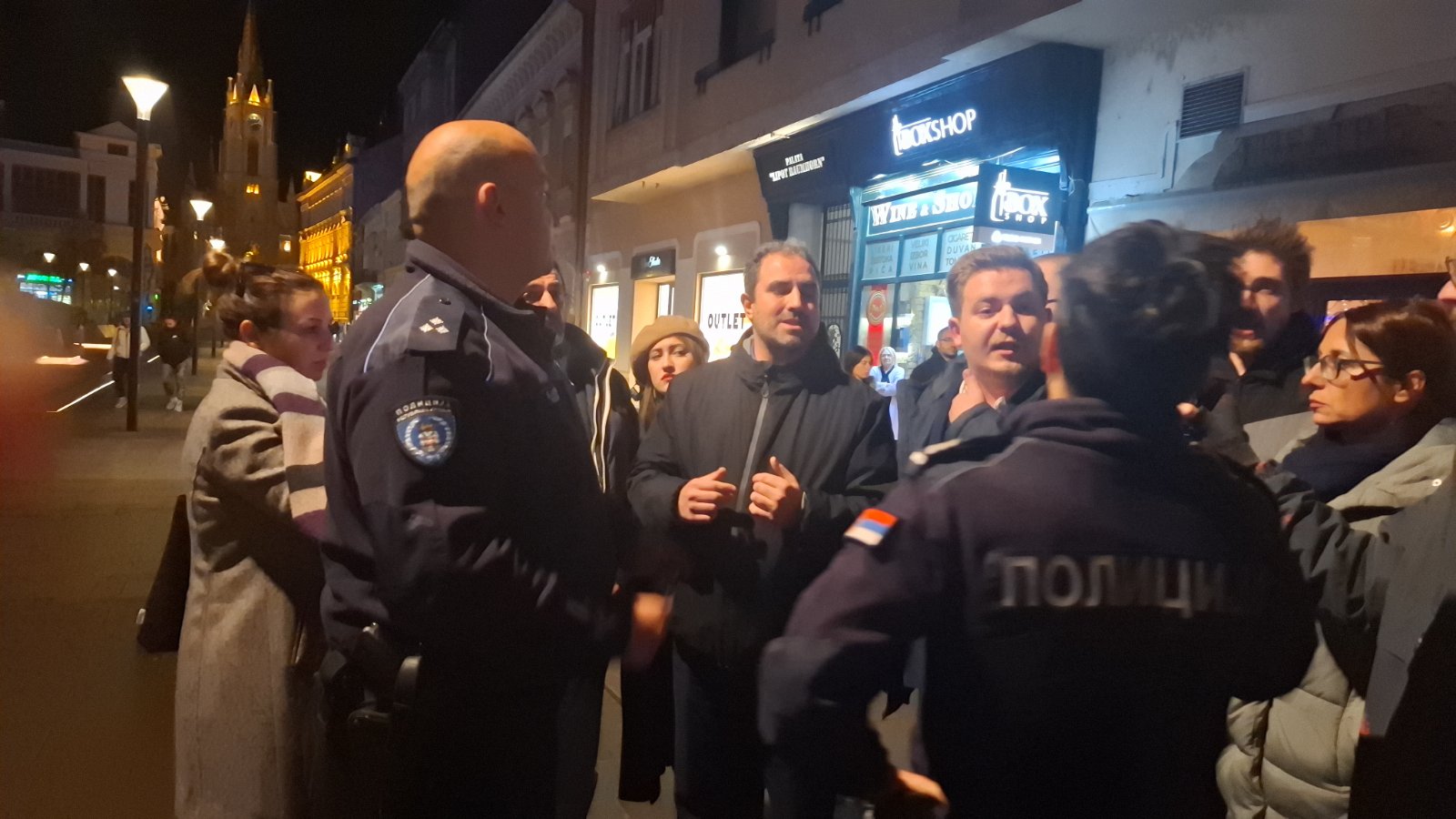 Priveden Srđan Đurić predsednik Mladi PSG Novi Sad: Prišla mu dva policajca u civilu (VIDEO, FOTO) 2