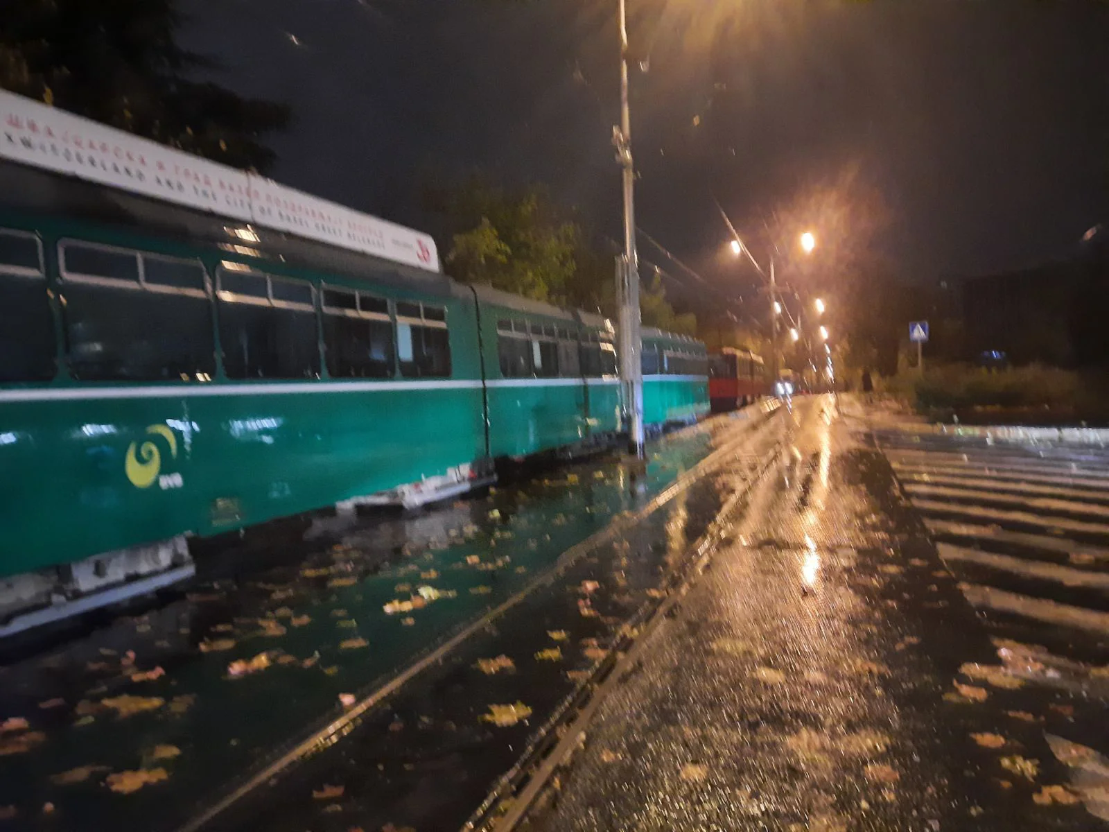 Tramvaji stoje u Vojvode Stepe zbog nestanka struje (VIDEO,FOTO) 3