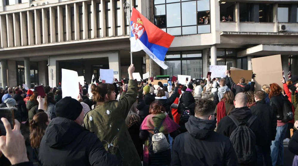 Advokatska komora Vojvodine objavila spisak advokata koji će besplatno braniti studente 7