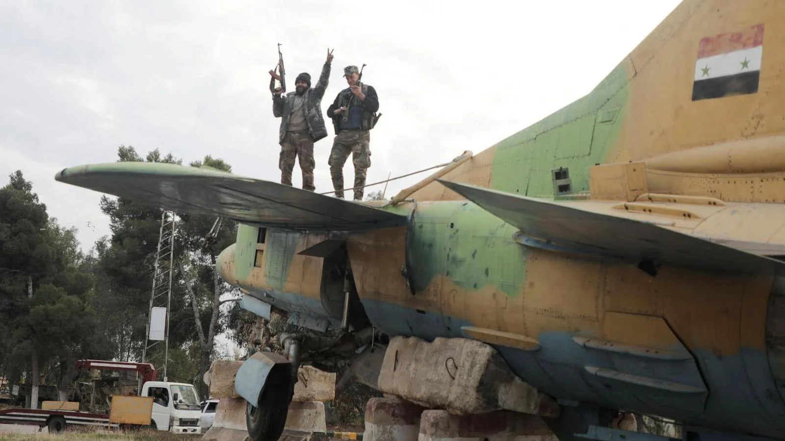 rebels in Hama military airfield