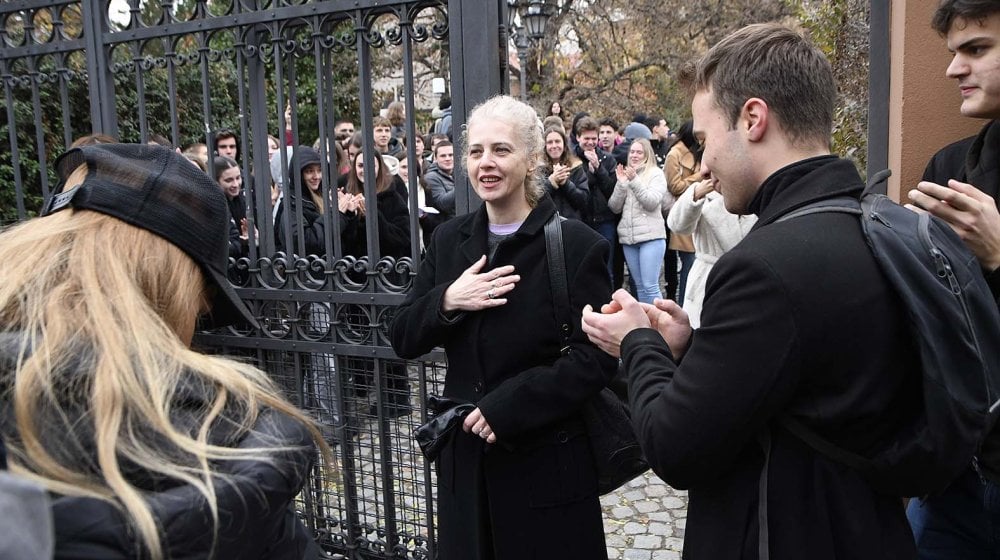 INTERVJU Danijela Grujić, nastavnica filozofije koju je premijer optužio da mu je sina na silu naterala na protest: Da, mislim da je "trpilo" puklo 1