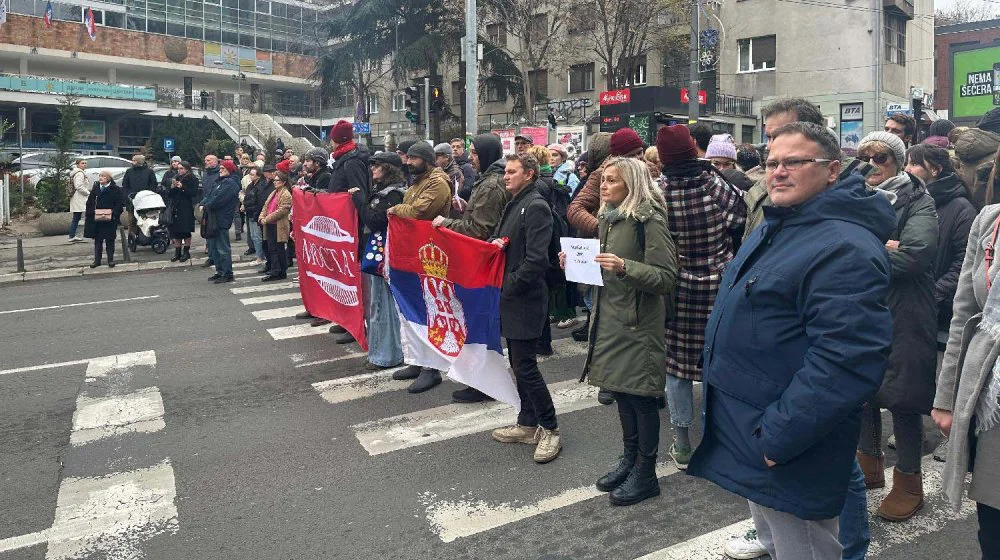 Most ostaje: Deo radnika RTS pridružio se blokadi Takovske ulice 10