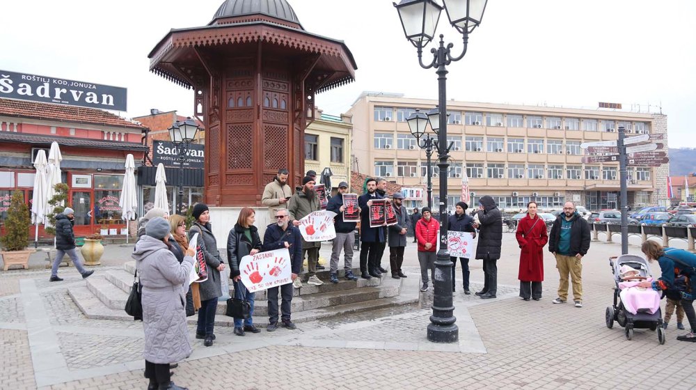 Protestima u Novom Pazaru pridružuju se i srednjoškolci 10