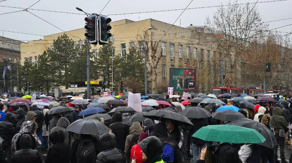 Akcije "Zastani Srbijo": Blokadama saobraćaja u više gradova Srbije i danas odata pošta stradalima u nesreći u Novom Sadu 8