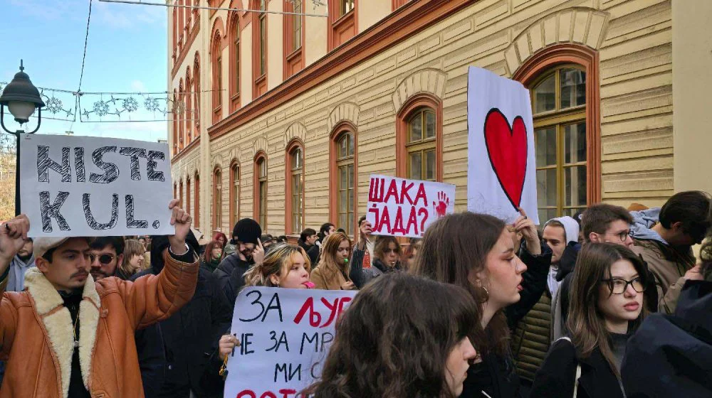 Beogradski studenti blokirali Filozofski, Filološki i PMF, zbog represije vlasti nad mladima 1