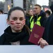 Protest na Slaviji u slikama: Desetine hiljada građana mirno izrazilo nezadovoljstvo (FOTO) 8