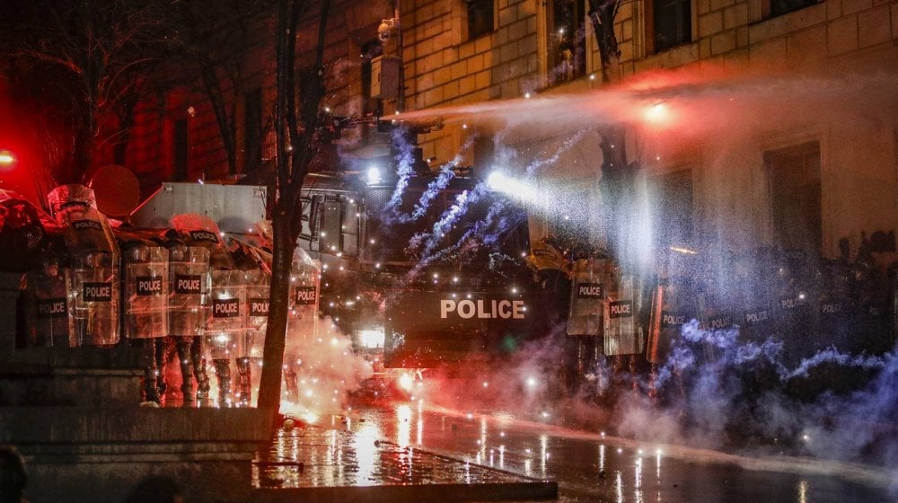 policija rasterala demonstrante u Gruziji