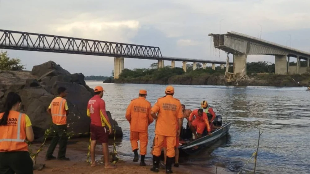 Dve osobe stradale i 12 nestalih posle urušenja mosta u Brazilu