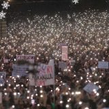 "Za SNS trenutni protesti su vrlo zbunjujući": Kako će najveći protest ikada u Srbiji uticati na političku scenu? 4