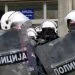 Policija s opremom za razbijanje demonstracija u zgradi RTV-a uoči protesta studenata 1