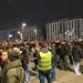 Završena četvrta blokada glavne raskrsnice Beograda na vodi: Policija privela napadače na učesnike protesta (VIDEO, FOTO) 1