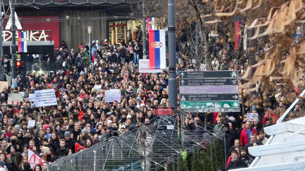 UŽIVO Protest na Slaviji, blokirane sve centralne ulice: Studenti se okupljaju na više lokacija u gradu (FOTO, VIDEO) 11