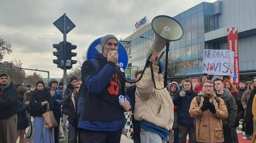 "Sanjao sam da sam student i da su studenti preuzeli vlast u državi": Nastavnik iz Šapca koji je pešaka došao na blokade u Novi Sad 10