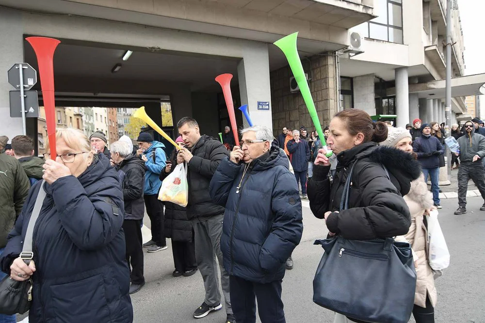 Studenti traže da se obrate na sednici Skupštine grada Novog Sada, prvi zahtev im odbijen: "Želimo odbornike da upoznamo sa našim zahtevima i situacijom na Univerzitetu" 2