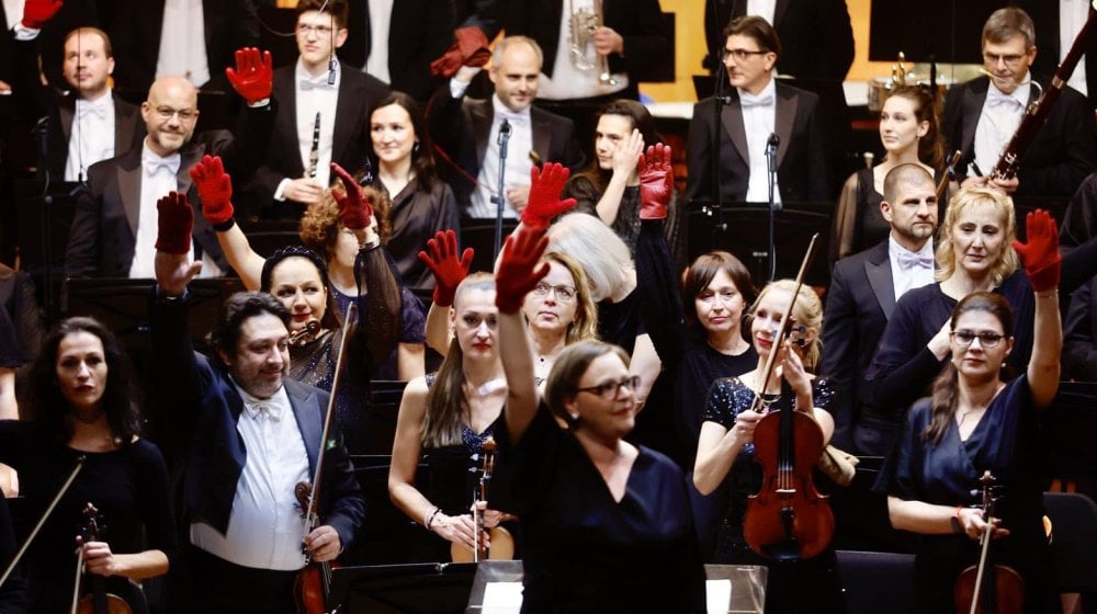 “Dragi studenti, svetla budućnosti Srbije": Muzičari posle večerašnjeg koncerta Beogradske filharmonije 4