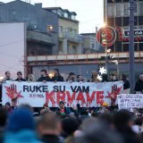 Svetla i petnaest minuta tišine na velikom studentskom protestu u Beogradu 3