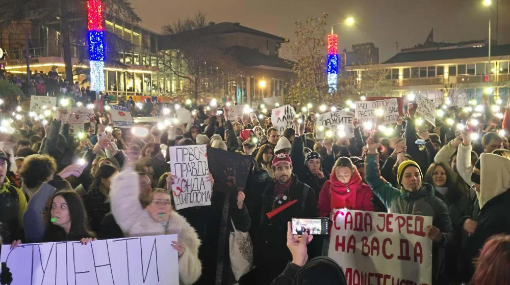 Svetski mediji o protestima u Srbiji: Studenti ljuti na RTS zbog Vučića, Kriza se produbljuje, 10