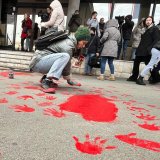 Protest u Novom Sadu: Pištaljke, farba i podrška studentima 10