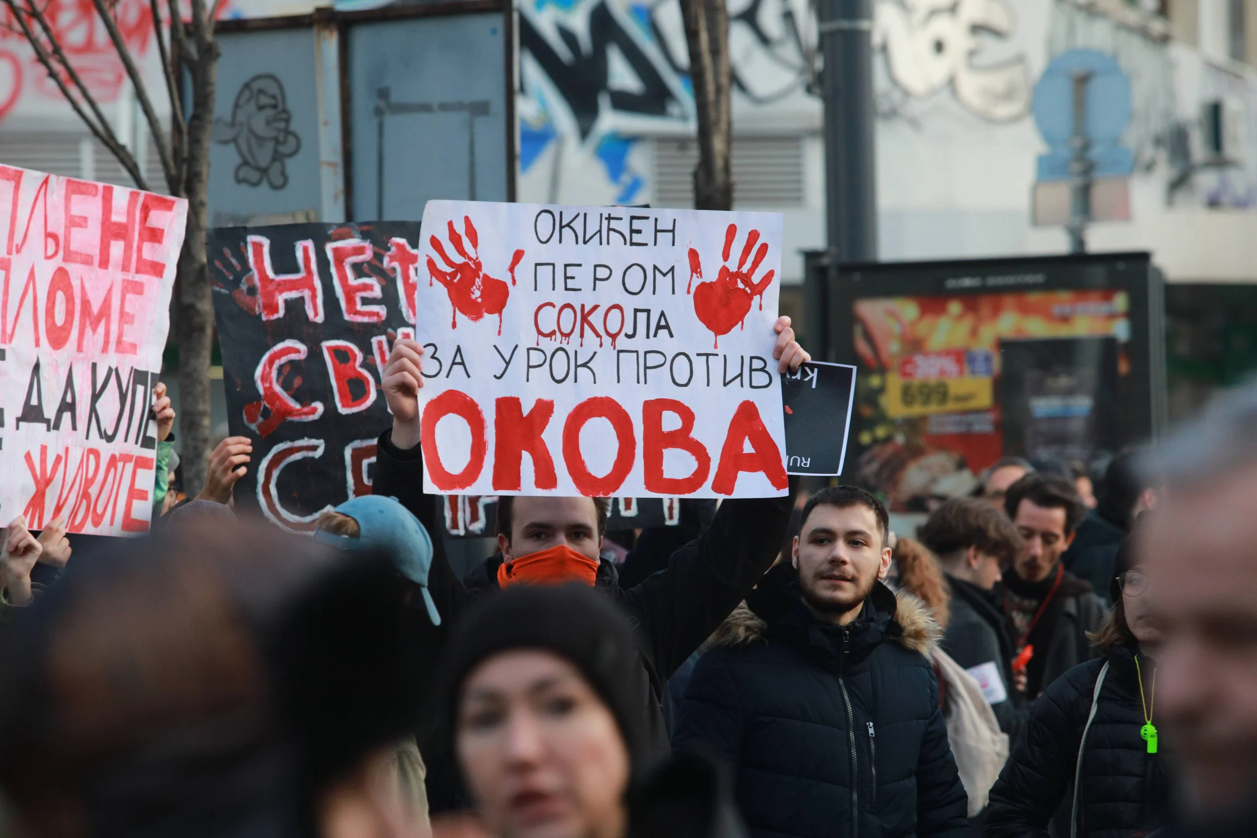 Protest na Slaviji u slikama: Desetine hiljada građana mirno izrazilo nezadovoljstvo (FOTO) 8