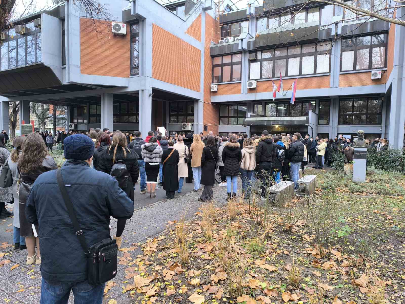 Nakon pomena studenti FTN-a u Novom Sadu započeli blokadu (FOTO, VIDEO) 5