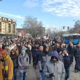 Demonstracije studenata u Novom Sadu: Protestna šetnja pa blokada raskrsnice kod Promenade (FOTO) 9