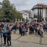 Kragujevački prosvetni radnici u petak obustavljaju nastavu i priključuju se studentskoj blokadi kod Velikog parka 16