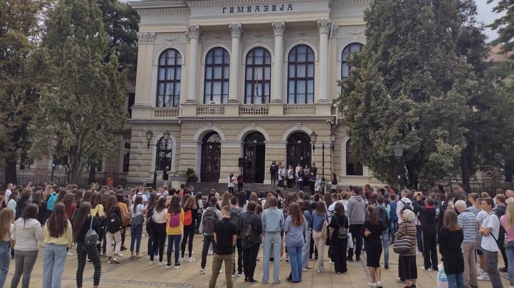 Zatvorimo vrata da otvorimo budućnost: Za sutra najavljena blokada Prve kragujevačke gimnazije 1