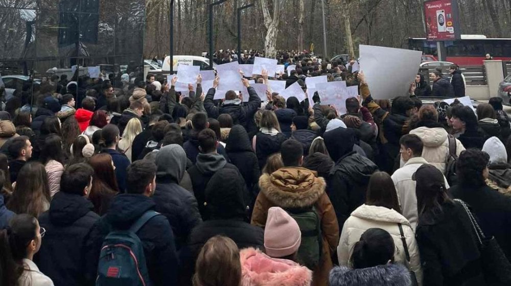 Dekanski kolegijum FON-a: Pokušaćemo u razgovoru sa studentima da nađemo rešenje za realizaciju nastave 1