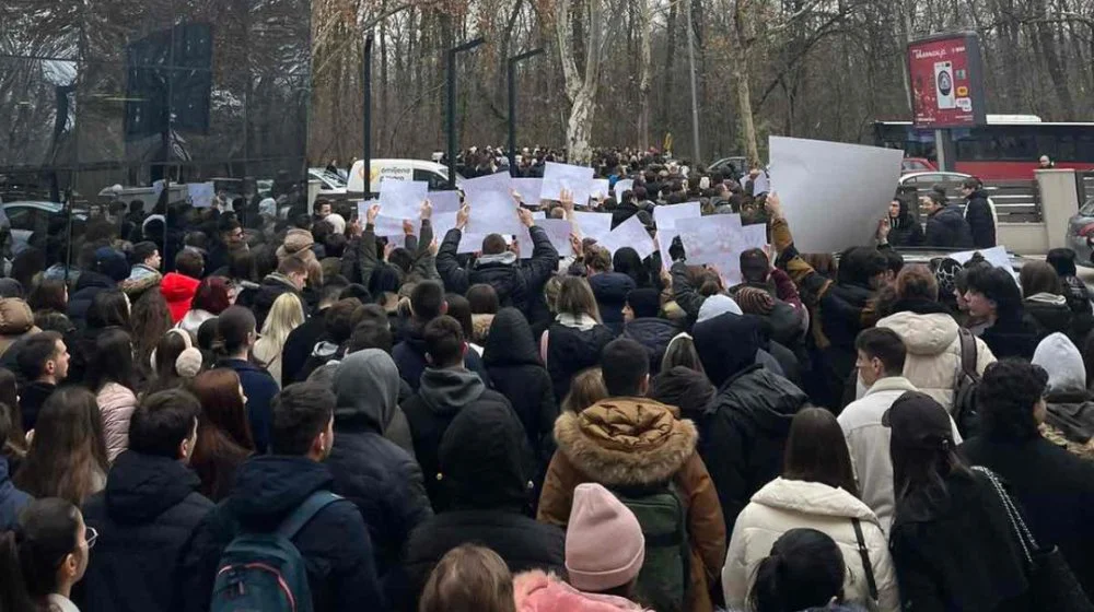 Nastavno-naučno veće FON-a podržalo studente, nastava se odlaže do daljnjeg 1