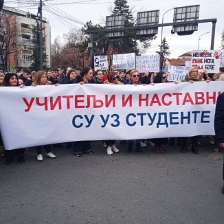 (VIDEO) "Vi ste korov pravne države": Studenti, đaci i građani blokirali centar Niša, prosvetari obustavili rad 3