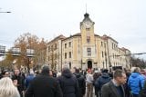 Aplauz za studente koji su "zauzeli" Filozofski fakultet: Građani blokirali raskrsnicu u centru Niša zbog tragedije u Novom Sadu 6