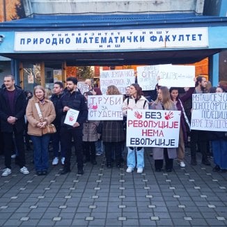 PMF u Nišu podržao "mirno i slobodno" izražavanje mišljenja studenata, ali nije dozvolio blokadu zbog "bezbednosnog rizika" 2